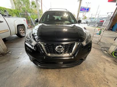 Used 2019 Nissan Kicks SR w/ Exterior Package
