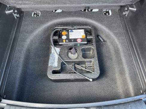 Used 2022 Jeep Compass Latitude image 12