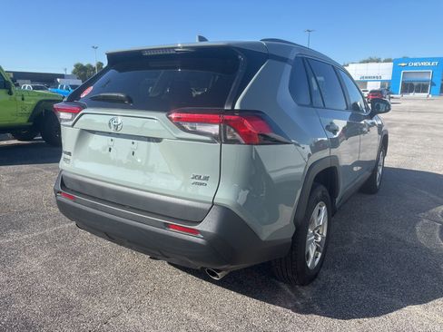 Used 2021 Toyota RAV4 XLE image 7