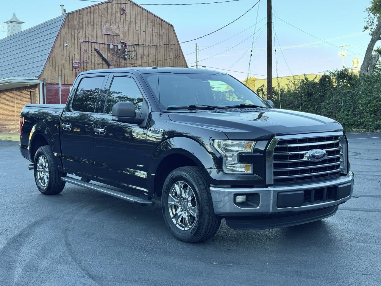 Used 2015 Ford F150 XLT w/ Equipment Group 302A Luxury RWD image 2