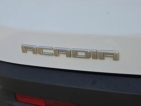 Used 2018 GMC Acadia SLT image 30