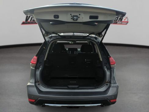 Used 2019 Nissan Rogue SV w/ Sun & Sound Touring Package image 9