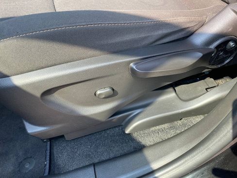 Used 2021 Chevrolet Trax LS FWD image 21