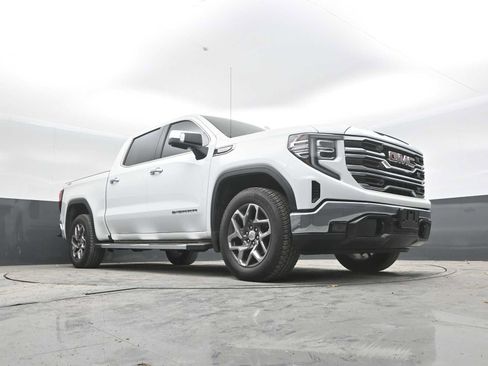 Used 2023 GMC Sierra 1500 SLT w/ SLT Premium Package AWD/4WD image 28