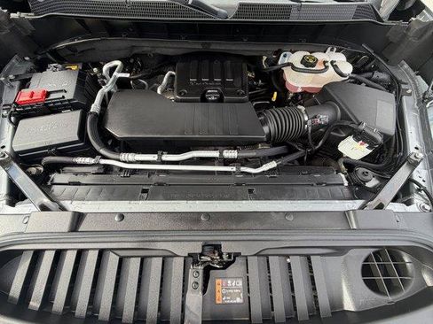 Used 2023 Chevrolet Silverado 1500 LT AWD/4WD image 31