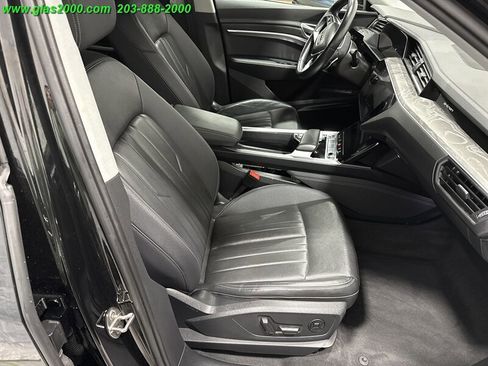 Used 2021 Audi e-tron Premium Plus image 5
