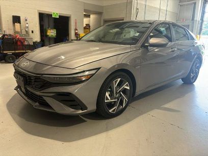 Used 2024 Hyundai Elantra SEL w/ Convenience Package