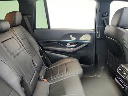 Used 2025 Mercedes-Benz GLS 450 4MATIC image 25