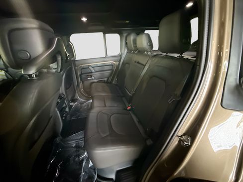 New 2026 Land Rover Defender 110 X-Dynamic SE AWD/4WD image 19