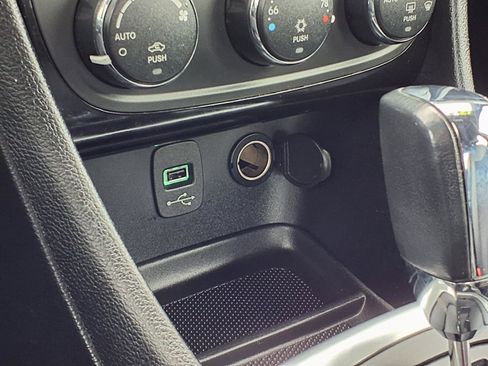 Used 2012 Chrysler 200 S image 13