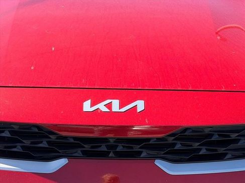 Used 2023 Kia Forte LXS FWD image 9