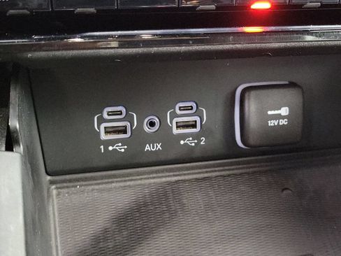 Used 2024 Jeep Grand Cherokee L Altitude RWD image 22
