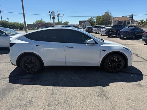 Used 2022 Tesla Model Y Long Range AWD/4WD image 4