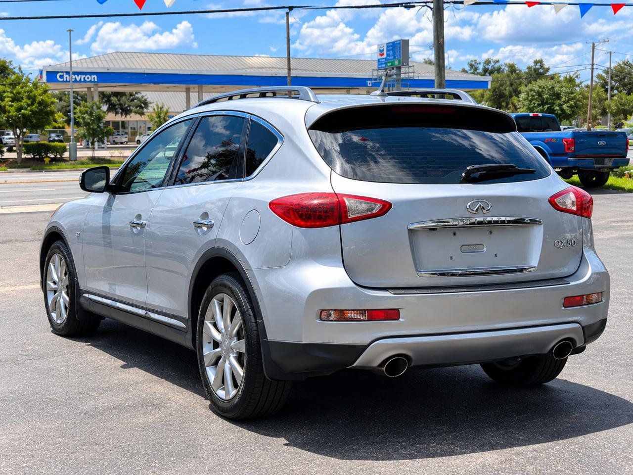 Used 2017 INFINITI QX50 2WD image 3