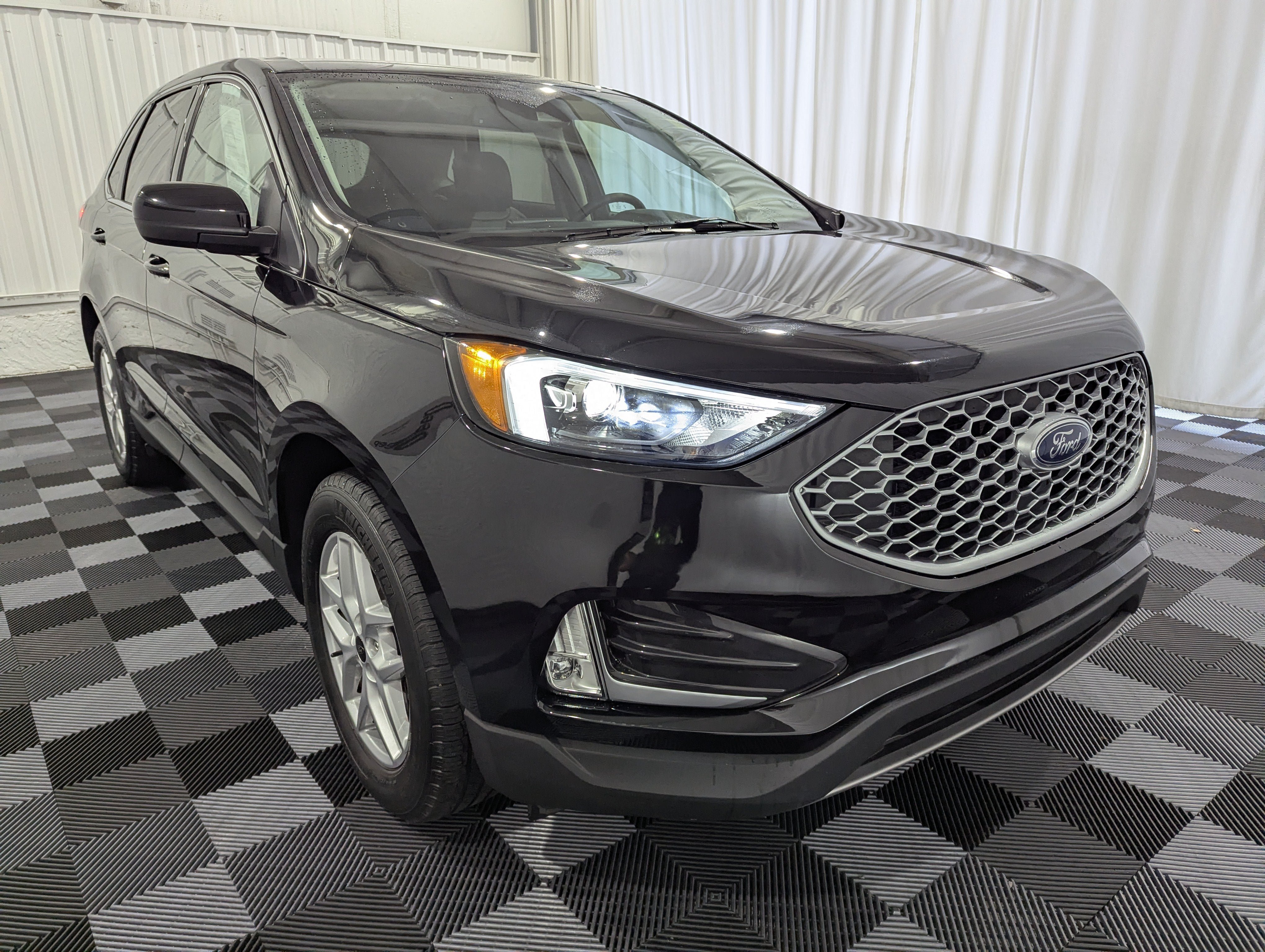 Used 2024 Ford Edge SEL w/ Convenience Package AWD/4WD image 5
