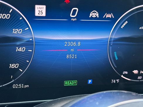Used 2025 Mercedes-Benz GLC 350e 4MATIC image 35
