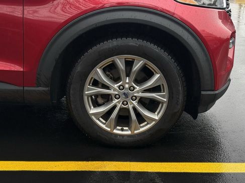 Used 2021 Ford Explorer XLT w/ Equipment Group 202A image 9