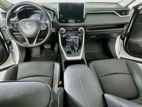 Used 2025 Toyota RAV4 XLE Premium AWD/4WD image 16