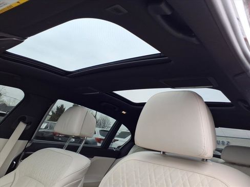 Used 2021 BMW 750i xDrive w/ Executive Package image 30