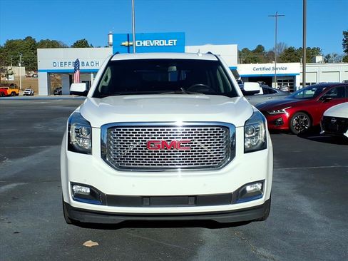 Used 2016 GMC Yukon Denali image 2