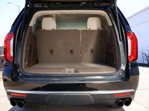 Used 2021 GMC Yukon Denali w/ Denali Premium Package image 25