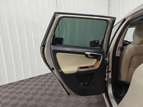 Used 2017 Volvo XC60 T5 Inscription w/ Preferred Option Package image 35