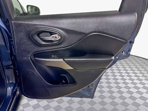 Used 2020 Jeep Cherokee Latitude image 27