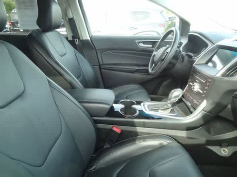 Used 2018 Ford Edge Titanium w/ Technology Package FWD image 13