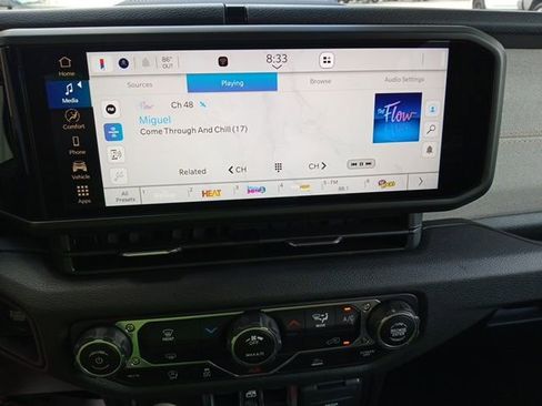 New 2025 Jeep Gladiator Sport image 39