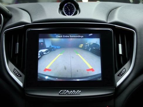 Used 2018 Maserati Ghibli image 39