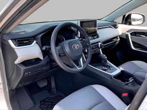 Used 2024 Toyota RAV4 XLE Premium AWD/4WD image 17