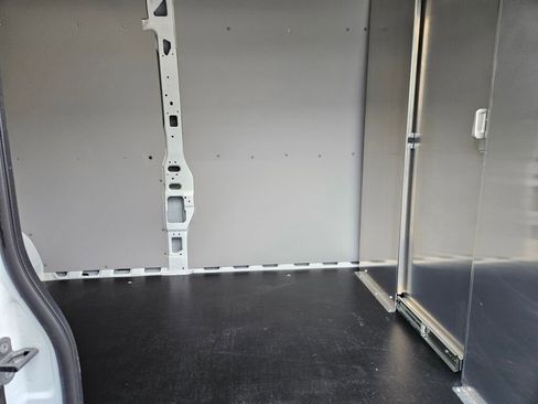 Used 2025 RAM ProMaster 2500 w/ Convenience Group image 14