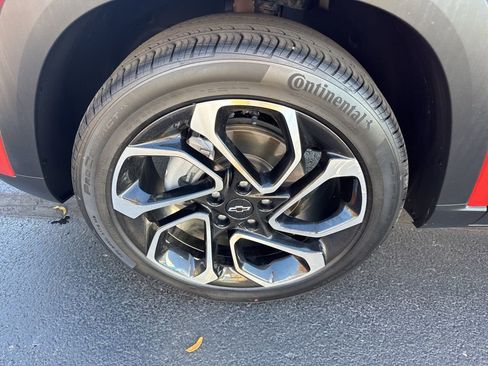 Used 2024 Chevrolet Trax RS w/ Driver Confidence Package image 29