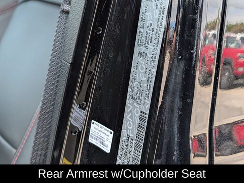 Used 2025 Jeep Gladiator Rubicon AWD/4WD image 35