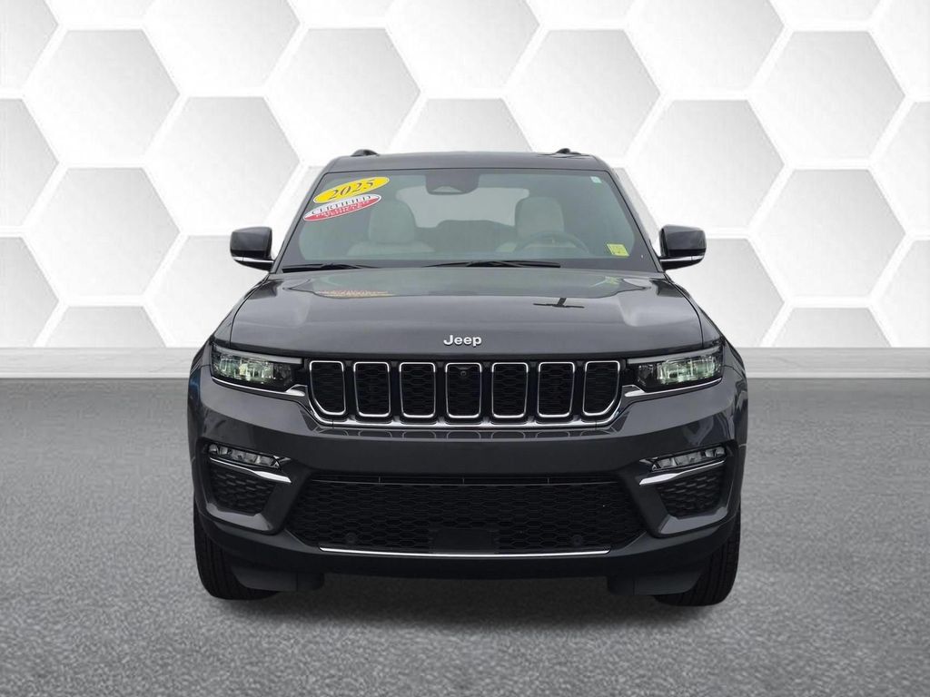 Used 2025 Jeep Grand Cherokee Limited w/ Luxury Tech Group II AWD/4WD image 8