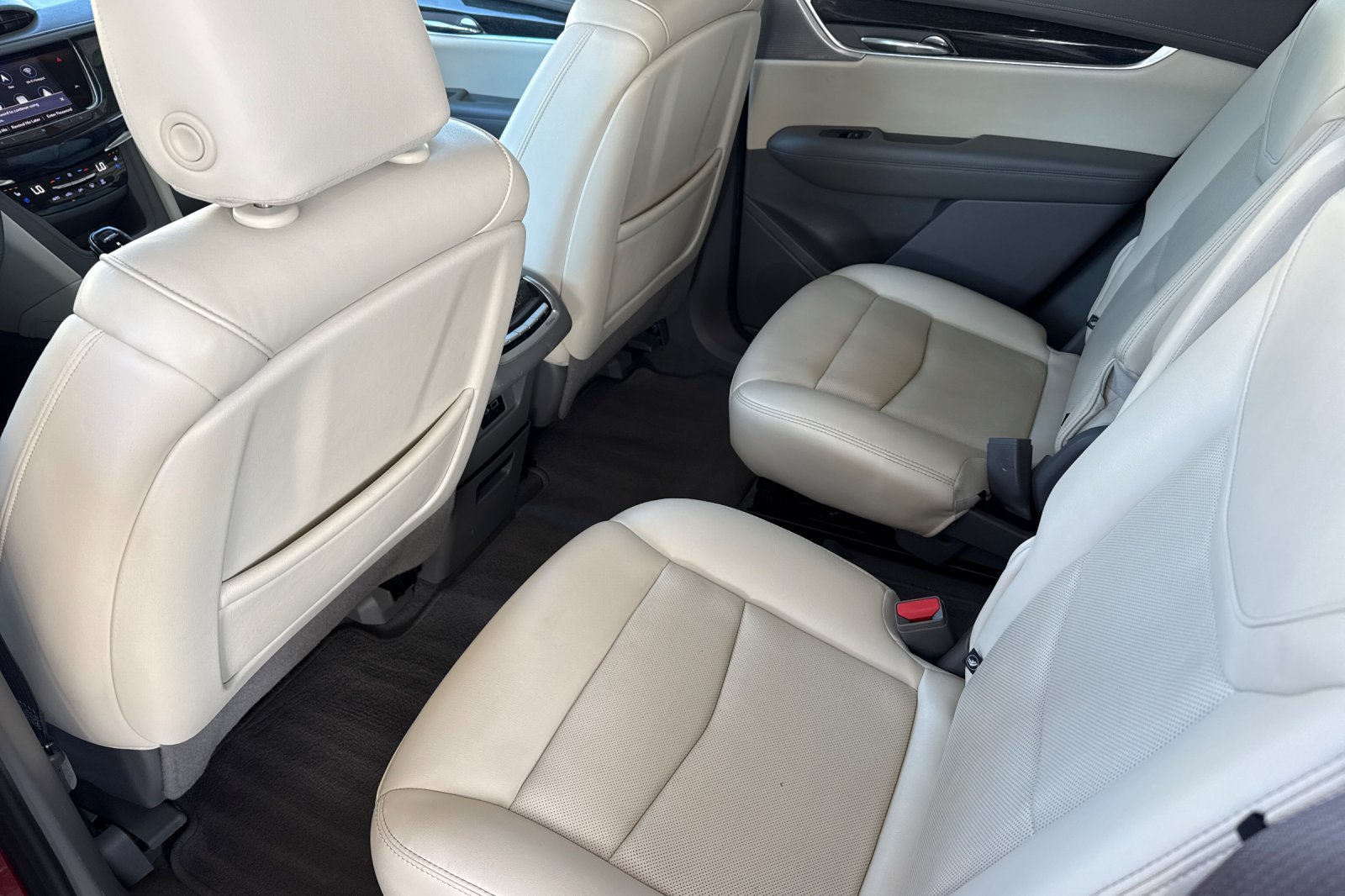 Used 2021 Cadillac XT6 Premium Luxury AWD/4WD image 6