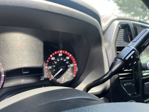Used 2022 Nissan Titan PRO-4X w/ Pro-4x Convenience Package AWD/4WD image 26