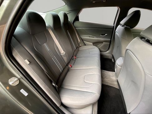 Used 2024 Hyundai Elantra SEL FWD image 24