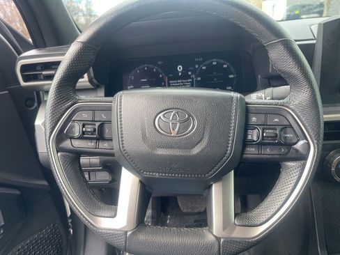 Used 2025 Toyota Tacoma TRD Off-Road image 23