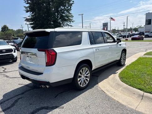 Used 2021 GMC Yukon XL Denali w/ Denali Premium Package AWD/4WD image 8