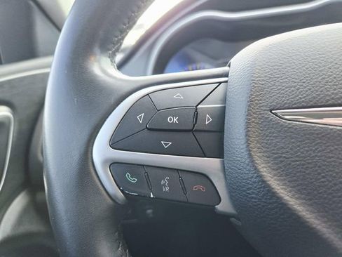 Used 2015 Chrysler 200 Limited w/ Convenience Group image 16