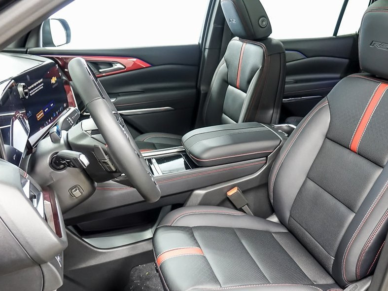 New 2026 Chevrolet Traverse RS w/ LPO, Floor Liner Package AWD/4WD image 10