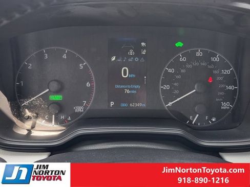 Used 2023 Toyota Corolla SE w/ SE Package FWD image 17