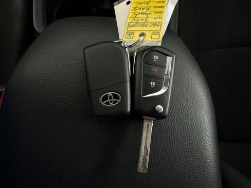 Used 2024 Toyota RAV4 LE FWD image 33