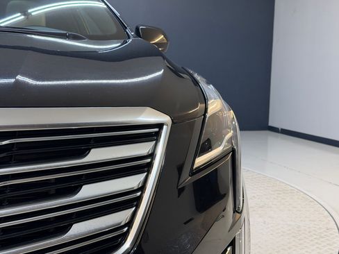 Used 2019 Cadillac XT5 Premium Luxury w/ Driver Assist Package FWD image 10
