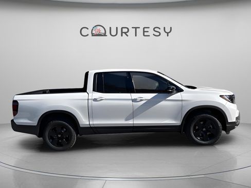New 2026 Honda Ridgeline Black Edition image 9