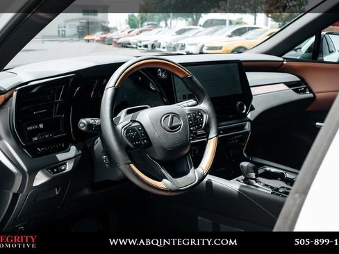 Used 2026 Lexus RX 450h AWD w/ Convenience Package image 16