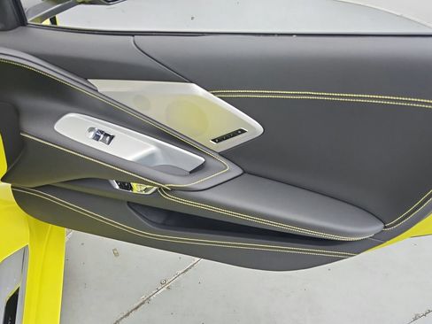 Used 2023 Chevrolet Corvette Stingray Premium Cpe w/ Z51 Performance Package RWD image 17