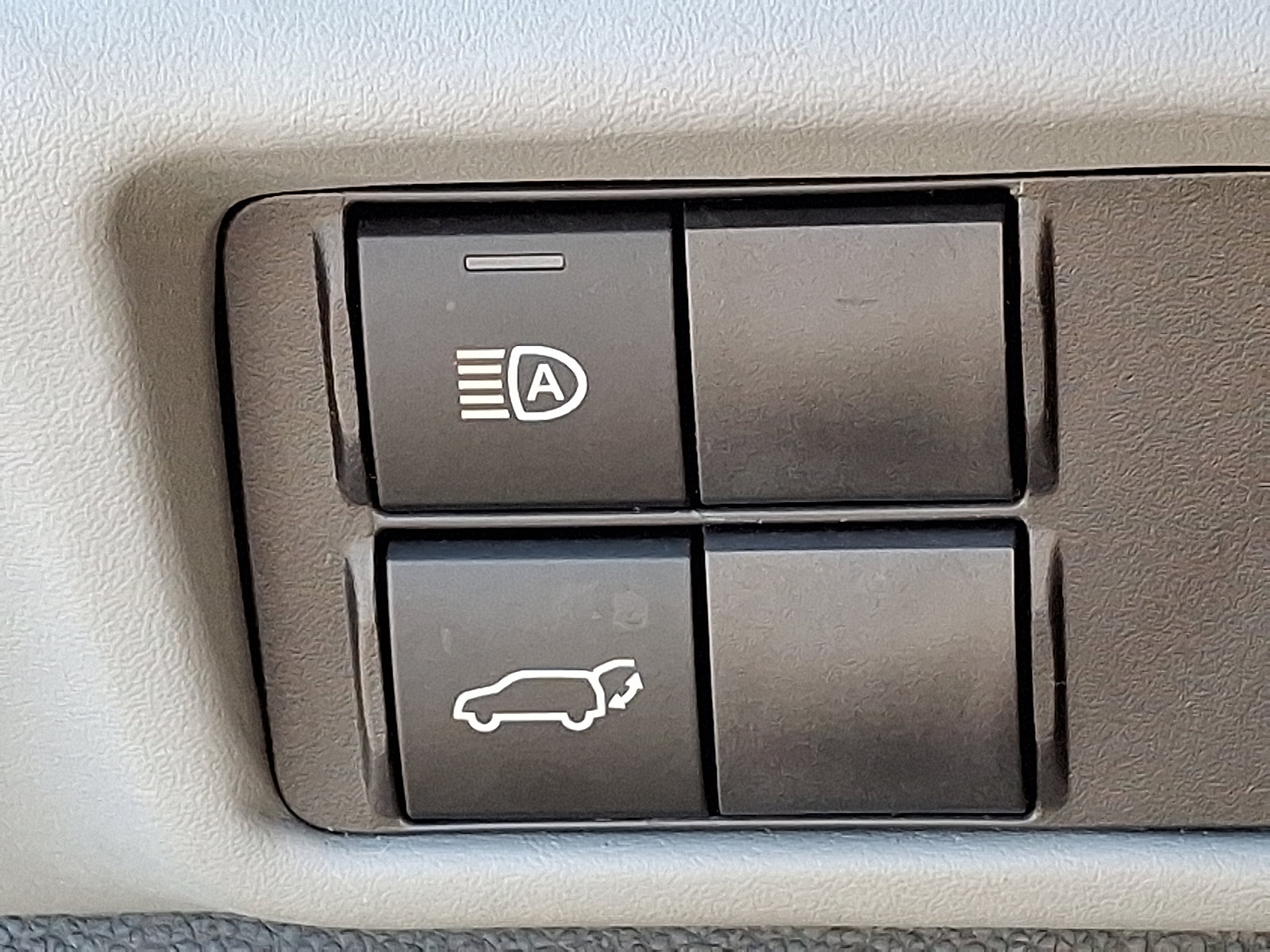 Used 2023 Toyota Highlander XLE AWD/4WD image 26