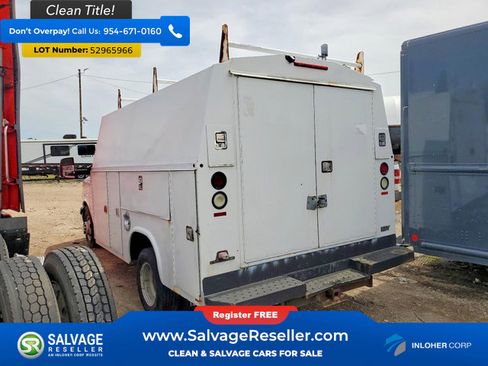 Used 2014 Chevrolet Express 3500 RWD image 3
